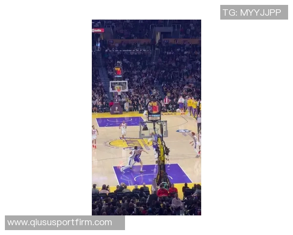 詹姆斯转发拉拉维亚精彩暴扣视频称赞杰克飞跃表现令人惊叹